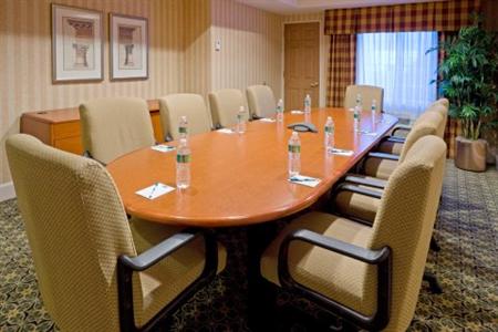 фото отеля Staybridge Suites Eatontown