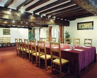 фото отеля Auberge Du Cheval Blanc Jossigny