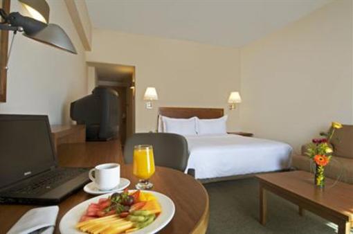 фото отеля Fiesta Inn Tijuana Otay