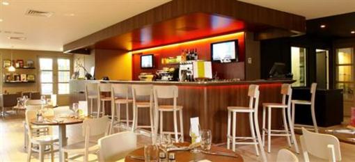 фото отеля Campanile Hotel Chantilly