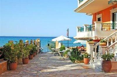 фото отеля Andreolas Luxury Suites