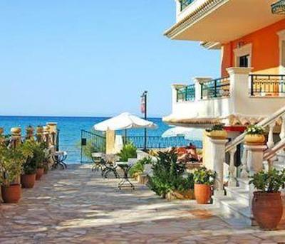 фото отеля Andreolas Luxury Suites
