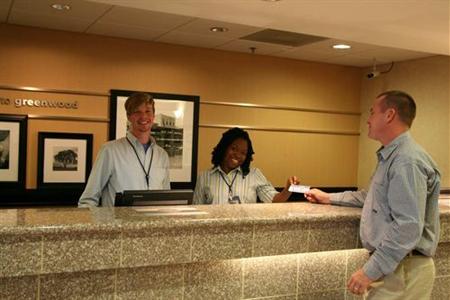 фото отеля Hampton Inn Greenwood (Mississippi)