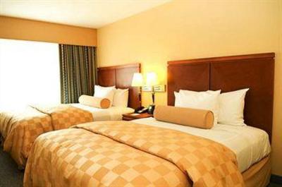 фото отеля Embassy Suites Boston Logan Airport
