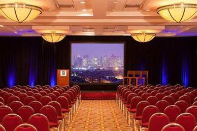 фото отеля Embassy Suites Boston Logan Airport
