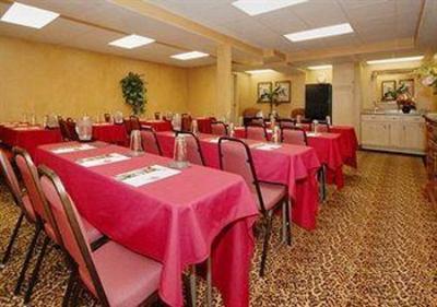 фото отеля Clarion Hotel at the Palace