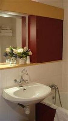фото отеля Inter Hotel Porte De Geneve Gaillard
