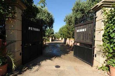 фото отеля La Petrara Resort
