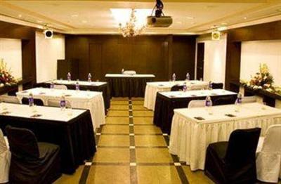фото отеля Hotel Broadway New Delhi