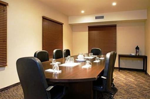 фото отеля Holiday Inn Express Hotel & Suites Prince Albert