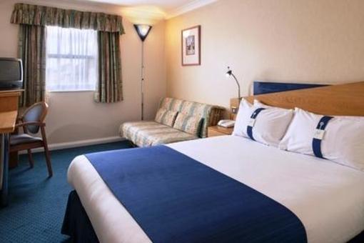 фото отеля Holiday Inn Express Gatwick-Crawley