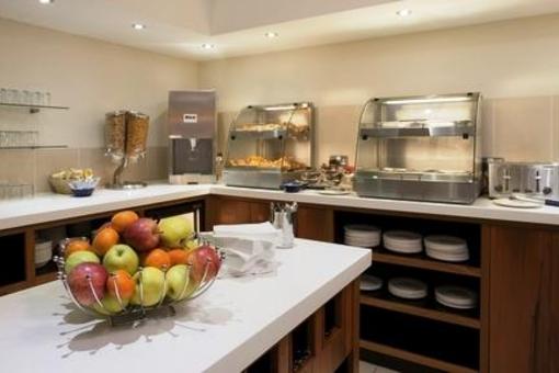 фото отеля Holiday Inn Express Gatwick-Crawley