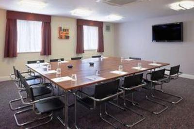 фото отеля Holiday Inn Express Gatwick-Crawley