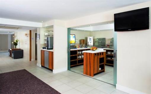 фото отеля Holiday Inn Express Gatwick-Crawley