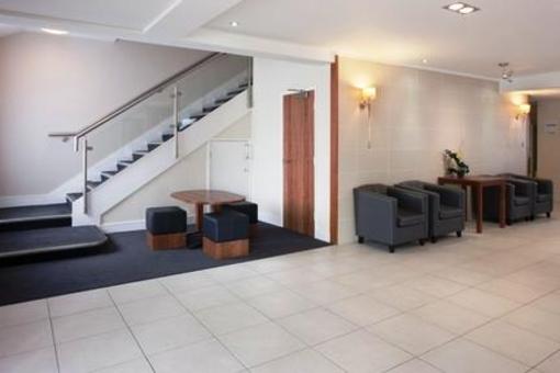 фото отеля Holiday Inn Express Gatwick-Crawley