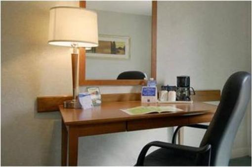 фото отеля Comfort Inn Brantford