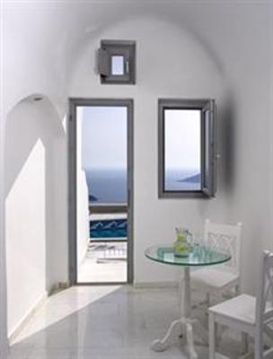 фото отеля Iliovasilema Suites Imerovigli