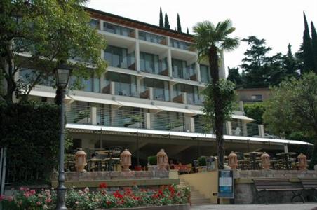 фото отеля Beach Hotel Du Lac