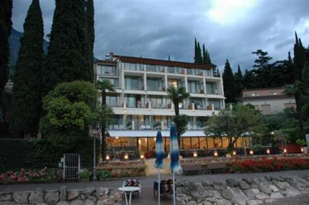 фото отеля Beach Hotel Du Lac
