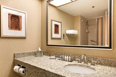 фото отеля DoubleTree by Hilton Kansas City - Overland Park