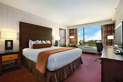фото отеля Red Lion Hotel Anaheim
