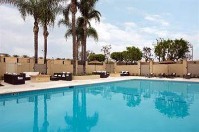 фото отеля Red Lion Hotel Anaheim