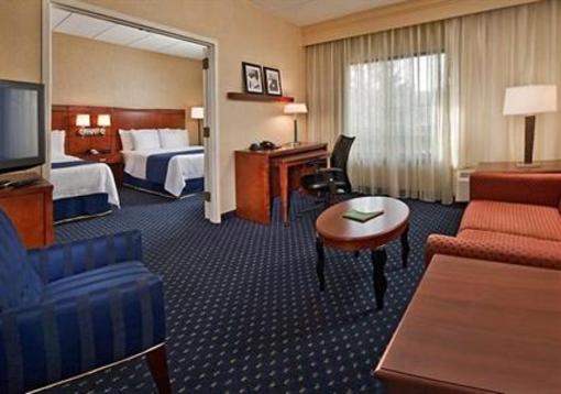 фото отеля Courtyard by Marriott Philadelphia Airport