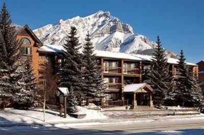 фото отеля High Country Inn Banff