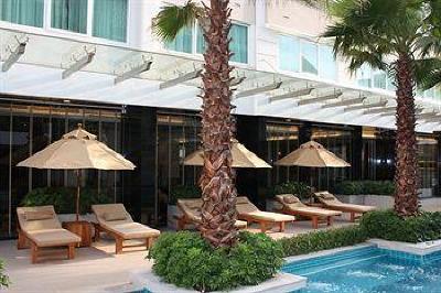 фото отеля Legacy Suites Bangkok