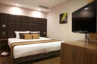 фото отеля Roomzzz Aparthotel Leeds