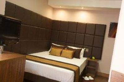 фото отеля Roomzzz Aparthotel Leeds