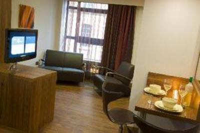 фото отеля Roomzzz Aparthotel Leeds