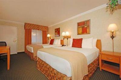 фото отеля Best Western InnSuites Hotel & Suites Phoenix