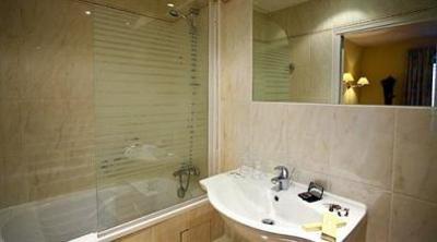 фото отеля Brit Hotel - Le Parisiana