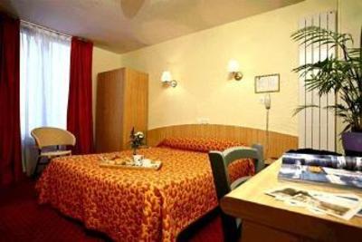 фото отеля Brit Hotel - Le Parisiana