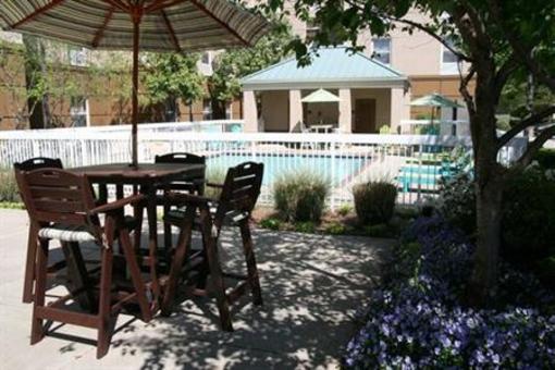 фото отеля Hampton Inn & Suites Memphis-Shady Grove Road