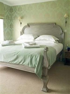 фото отеля The Elephant Hotel Pangbourne