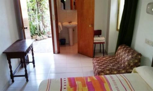 фото отеля Hostal Univers