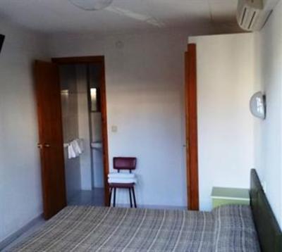 фото отеля Hostal Univers