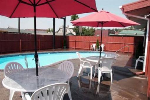 фото отеля Travelers Inn Pendleton