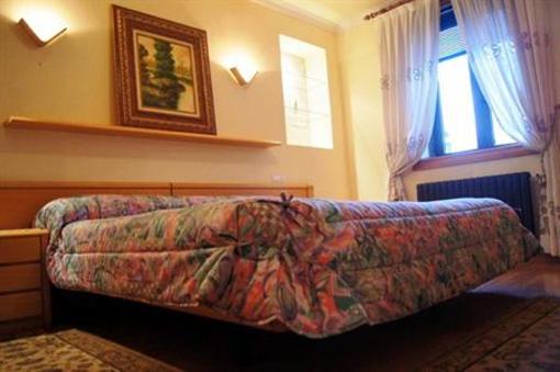 фото отеля Hostal Albergue Villa San Clemente