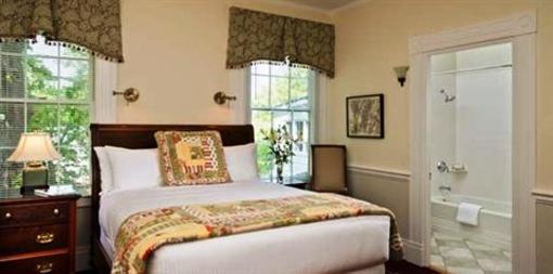 фото отеля The Inn at Cape Cod