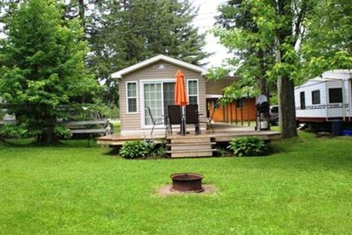 фото отеля Red Eagle Family Campground