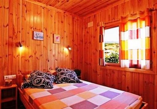 фото отеля Serra de Prades Camping - Bungalow Park