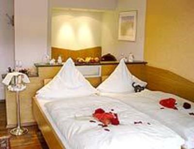 фото отеля Hotel Zum Grunen Kranz