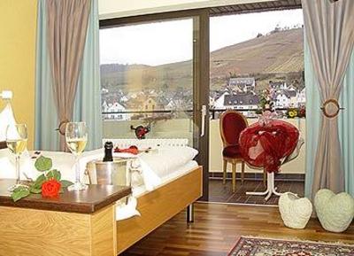 фото отеля Hotel Zum Grunen Kranz