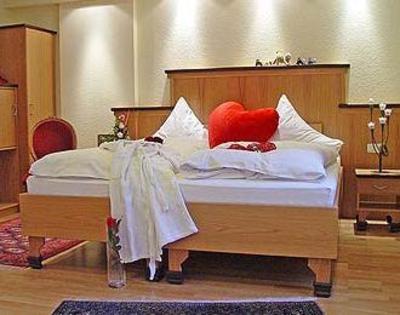 фото отеля Hotel Zum Grunen Kranz