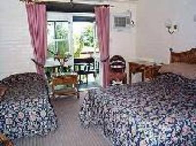 фото отеля Walkabout Lodge