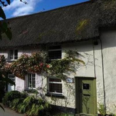 фото отеля Secret Little Owl Cottage South Molton