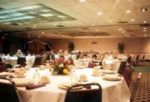 фото отеля Ramada Inn Oshkosh